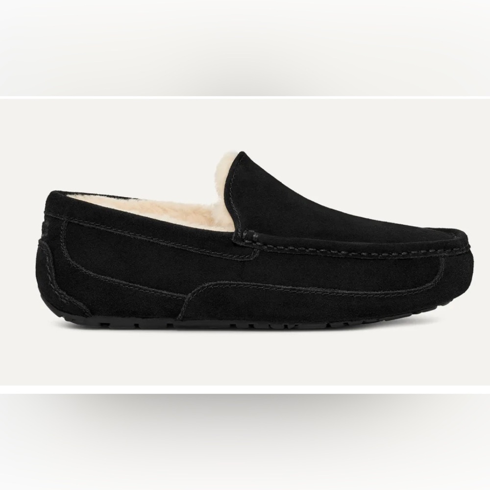 UGG Ascott Slip on for Men- never worn